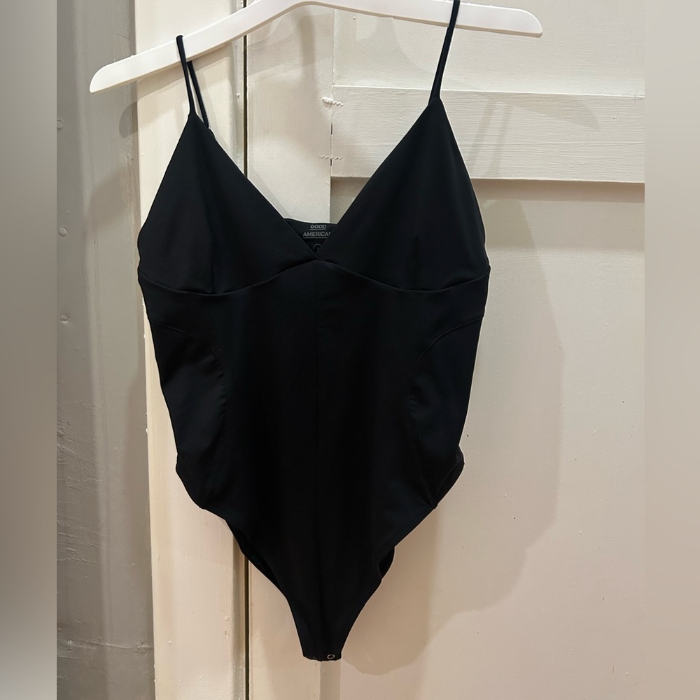 Good American Black V Neck Bodysuit